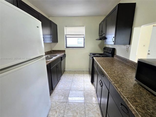 5 of 25 - 1850 N Congress Avenue #308, West Palm Beach, FL