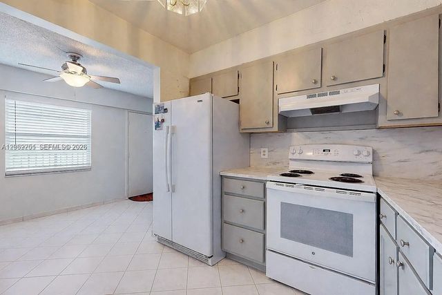 5 of 28 - 13450 Sw 3rd Street #408d, Pembroke Pines, FL