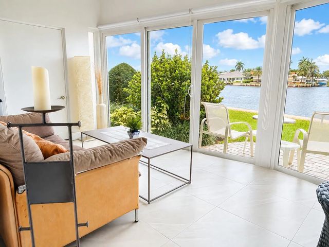3 of 34 - 725 N Riverside Drive #105, Pompano Beach, FL