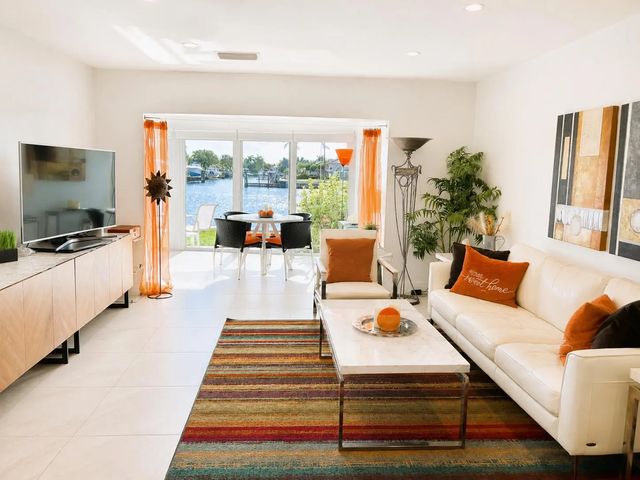5 of 34 - 725 N Riverside Drive #105, Pompano Beach, FL