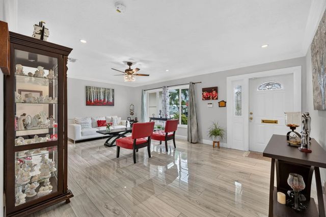 5 of 34 - 4716 Nw 49th Place, Tamarac, FL