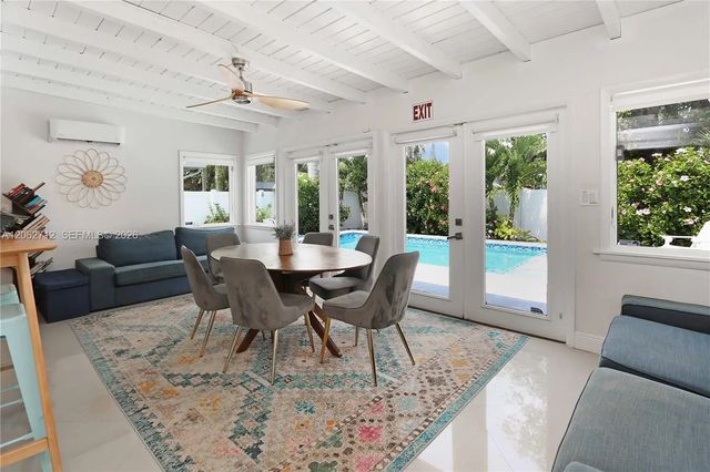 2 of 29 - 1102 N 13th Avenue, Hollywood, FL