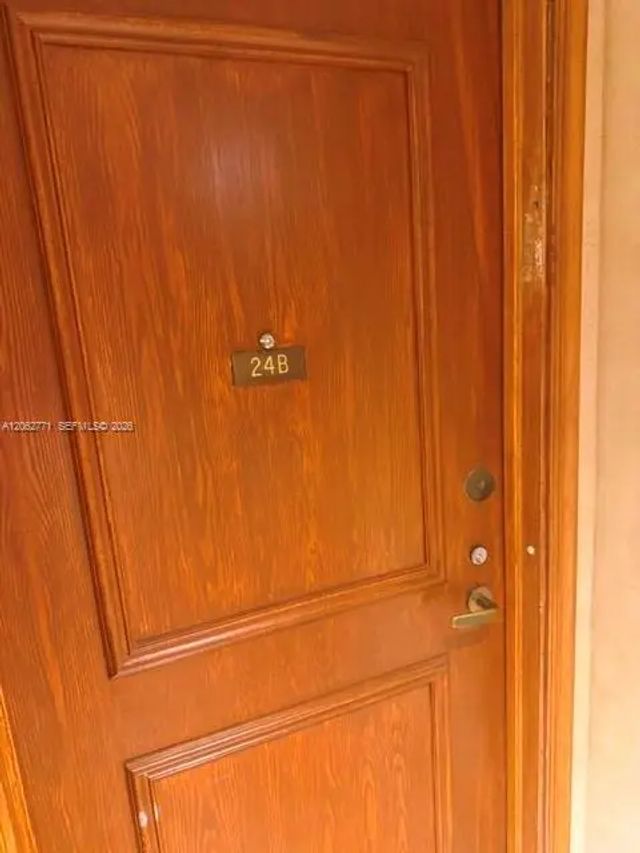 2 of 67 - 19707 Turnberry Way #24b, Aventura, FL