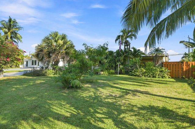 2 of 28 - 2511 Ne 12th Court, Pompano Beach, FL