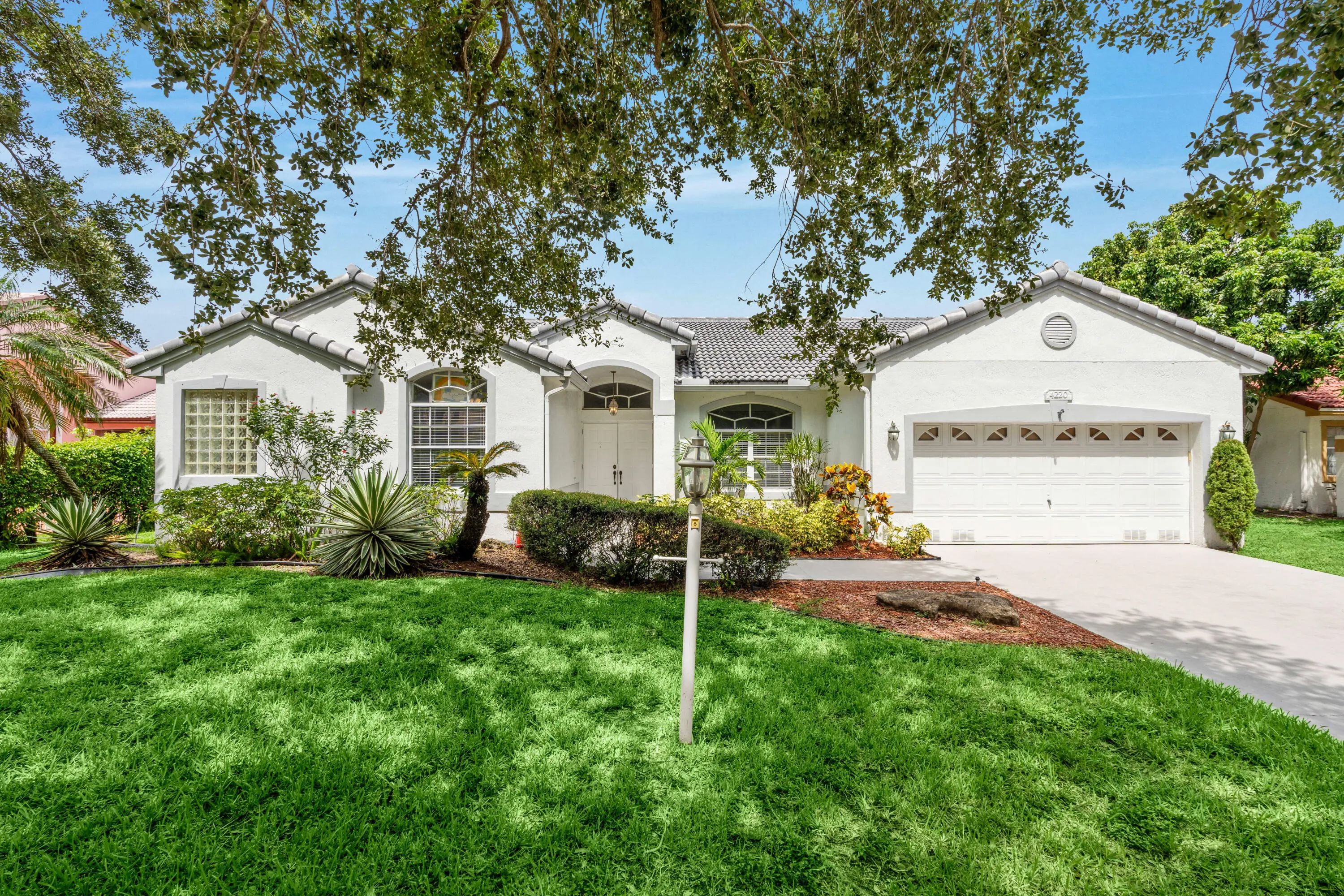 4220 Nw 90th Terrace, Coral Springs