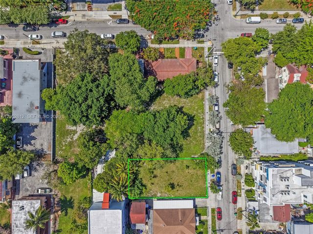 4 of 7 - 120 Nw 7th Avenue, Miami, FL