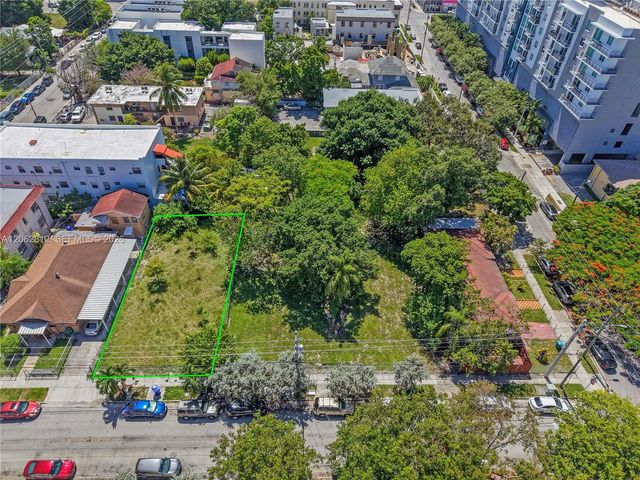 5 of 7 - 120 Nw 7th Avenue, Miami, FL