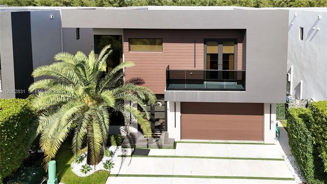 5 of 38 - 7447 Nw 97th Court, Doral, FL