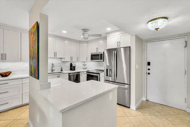 5 of 42 - 3520 S Ocean Boulevard #l405, South Palm Beach, FL