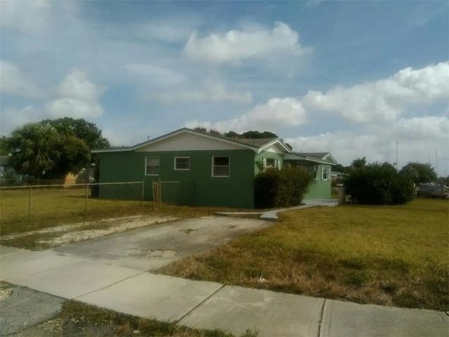 2951 Nw 208th Terrace, Miami Gardens