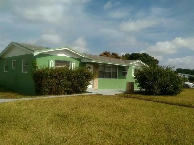2 of 4 - 2951 Nw 208th Terrace, Miami Gardens, FL