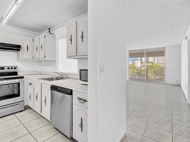 4 of 52 - 3849 Ne 169th Street #405, North Miami Beach, FL