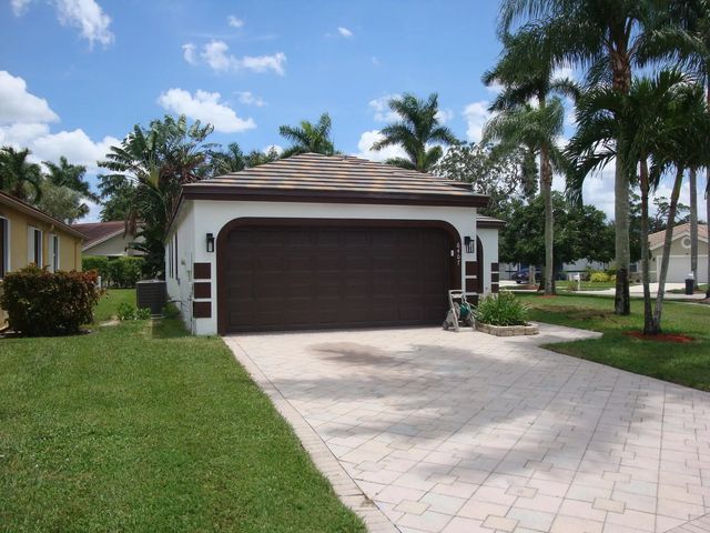 6407 Breckenridge Circle, Lake Worth