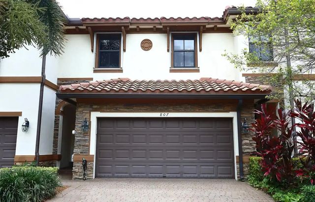 2 of 43 - 807 E Village Circle, Davie, FL