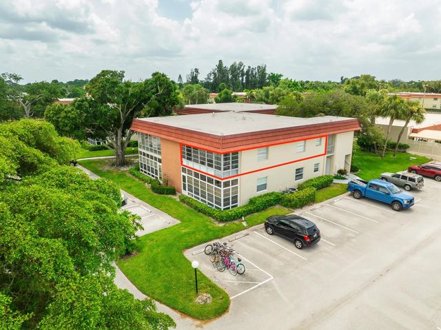 26 Pine Arbor Lane #207, Vero Beach