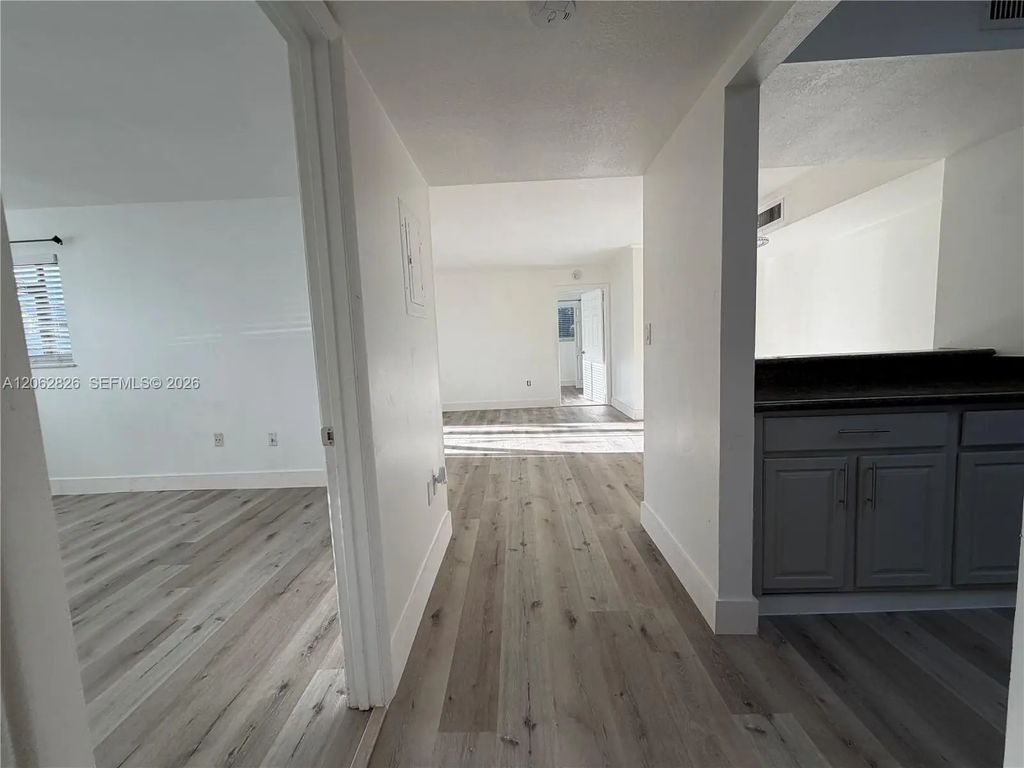 20681 Ne 4th Place #101, Miami