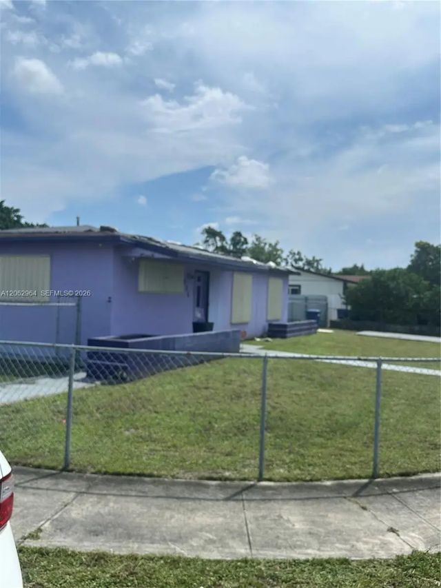 3 of 6 - 3431 Nw 194th Terrace, Miami Gardens, FL