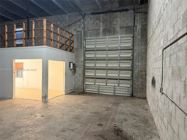 4 of 7 - 2205 W 80th Street #f-4, Hialeah, FL