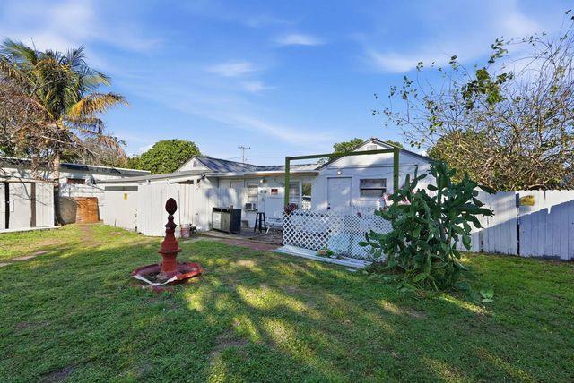 4 of 18 - 230 Sw 14th Street, Dania Beach, FL