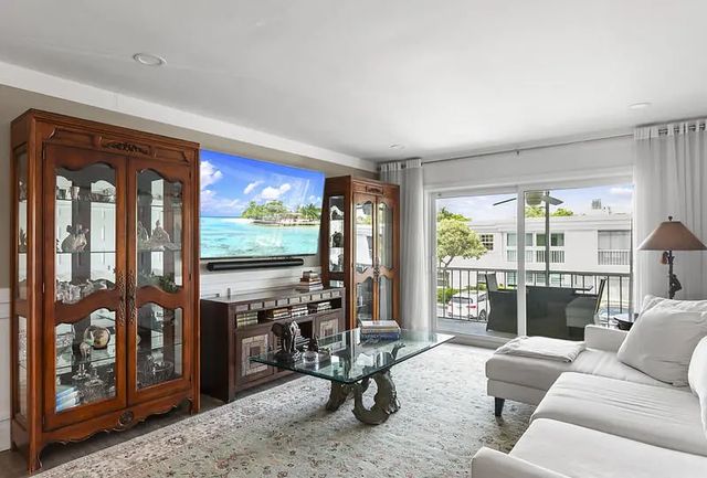 4 of 35 - 6471 Bay Club Drive #3, Fort Lauderdale, FL