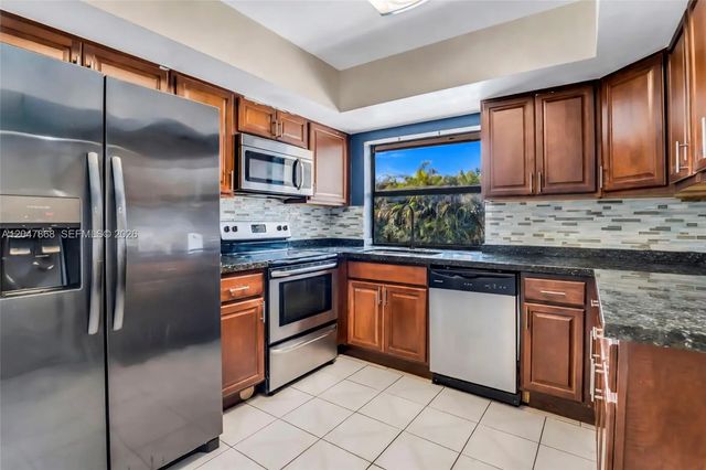 3 of 30 - 4230 Nw 23rd Court, Lauderhill, FL