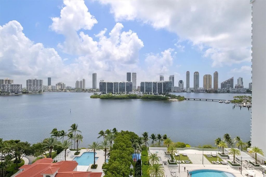 3301 Ne 183rd Street #1402, Aventura