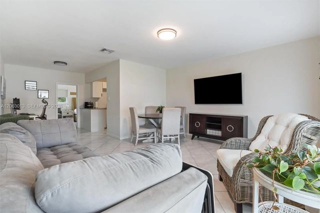 3 of 16 - 5713 Nw 87th Avenue, Tamarac, FL