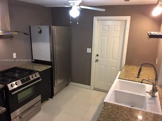 4 of 12 - 7521 Nw 23rd Street, Sunrise, FL