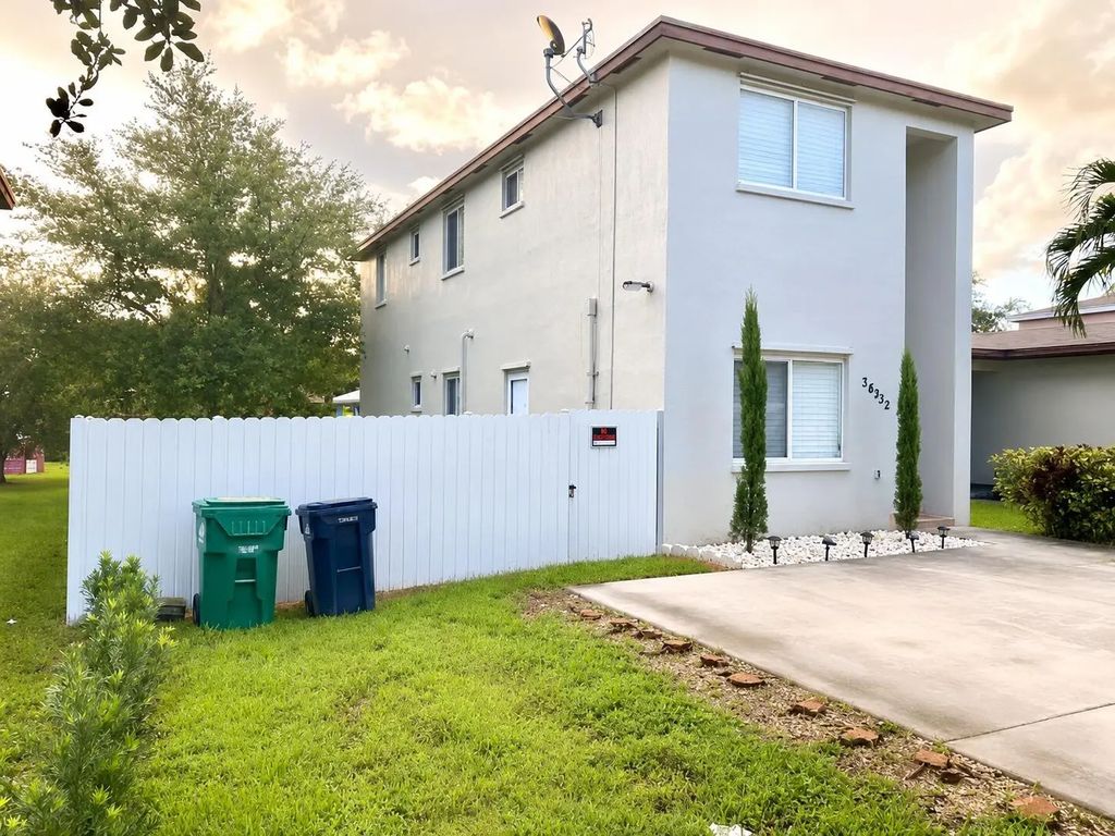 18951 Sw 113th Place, Miami