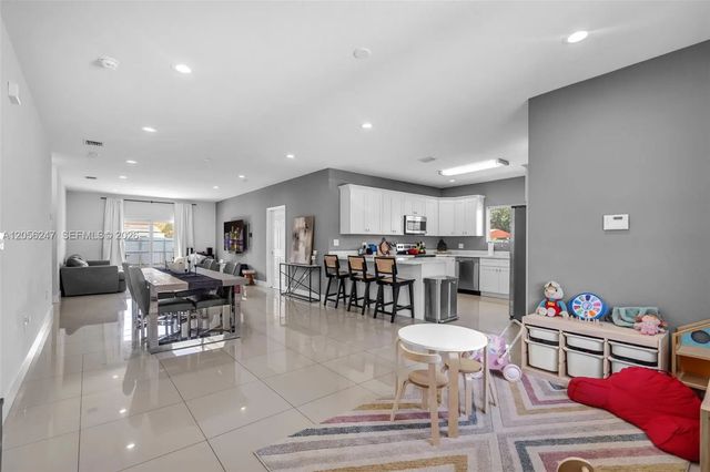 5 of 44 - 1330 Nw 11th Street, Fort Lauderdale, FL