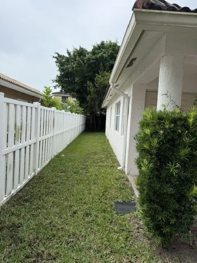 3 of 12 - 13514 Nw 7th Street, Plantation, FL