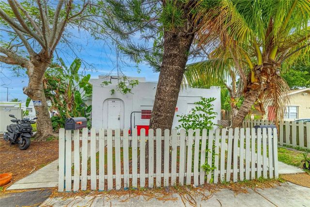 4 of 16 - 224 Sw 14th Street, Dania Beach, FL