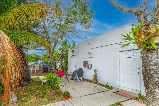 5 of 16 - 224 Sw 14th Street, Dania Beach, FL