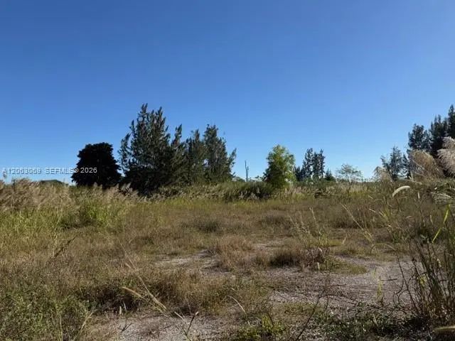 5 of 7 - 13105 Sw 199th Avenue, Miami, FL