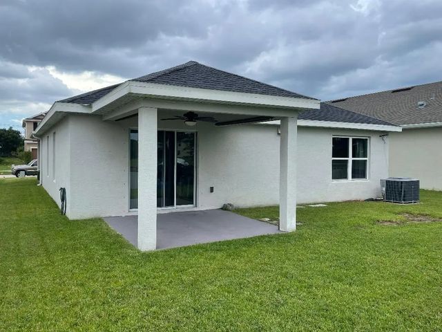 4 of 34 - 5565 Nw Pine Trail Circle, Port St. Lucie, FL