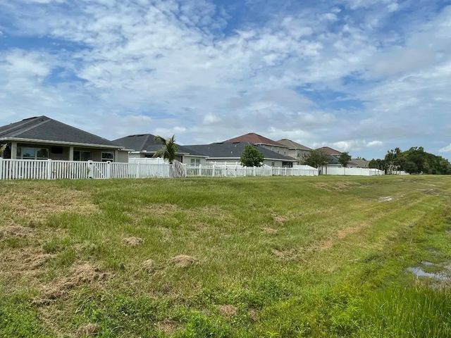 5 of 34 - 5565 Nw Pine Trail Circle, Port St. Lucie, FL