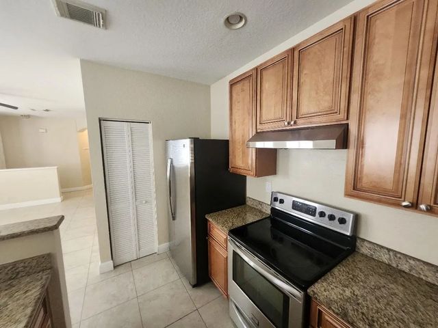 3 of 20 - 3189 Laurel Ridge Circle, Riviera Beach, FL