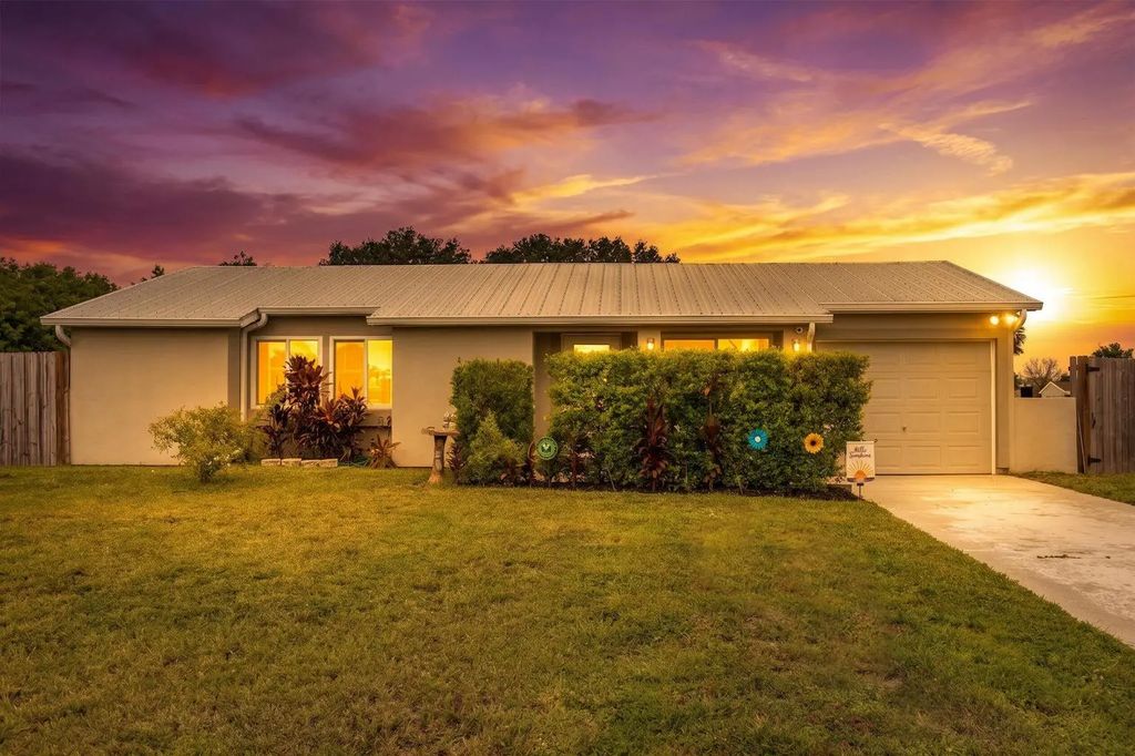 3312 Sw Ensley Court, Port St. Lucie