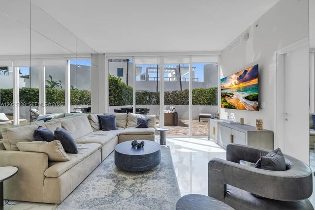 50 S Pointe Drive #510, Miami Beach