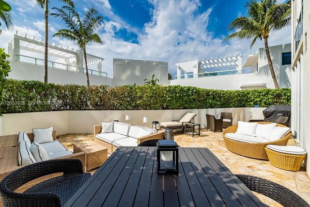 2 of 21 - 50 S Pointe Drive #510, Miami Beach, FL
