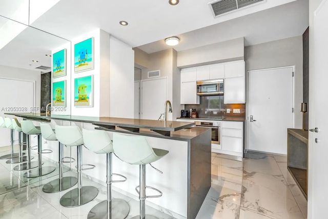 5 of 21 - 50 S Pointe Drive #510, Miami Beach, FL