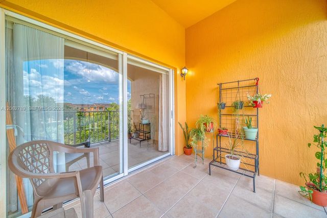 4 of 28 - 21130 Sw 87th Avenue #304, Cutler Bay, FL