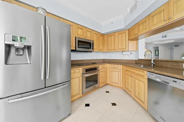 5 of 24 - 347 N New River Drive E #1004, Fort Lauderdale, FL
