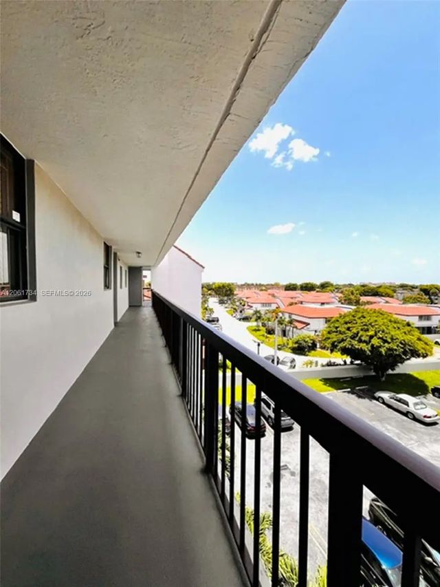3 of 12 - 10145 Nw 9th St Circle #7-505, Miami, FL