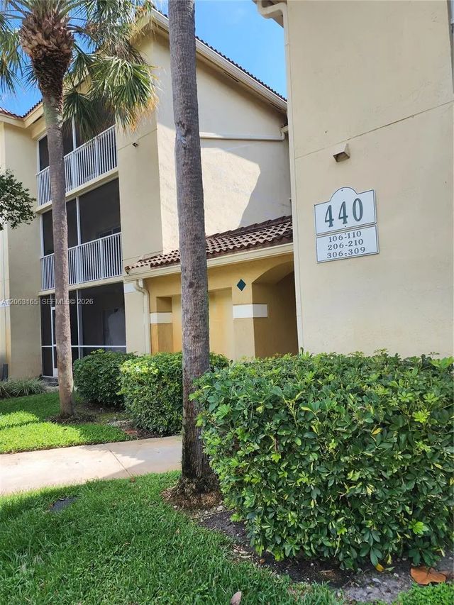 440 S Park Road #206, Hollywood