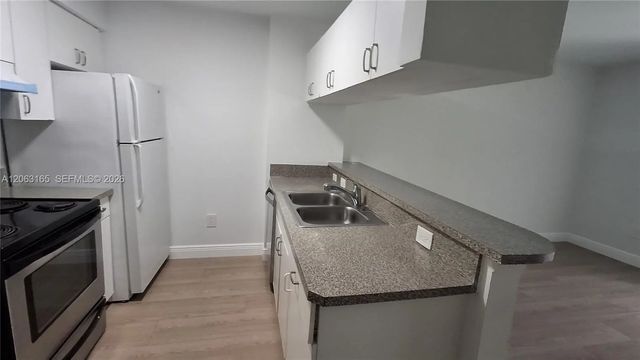 4 of 13 - 440 S Park Road #206, Hollywood, FL