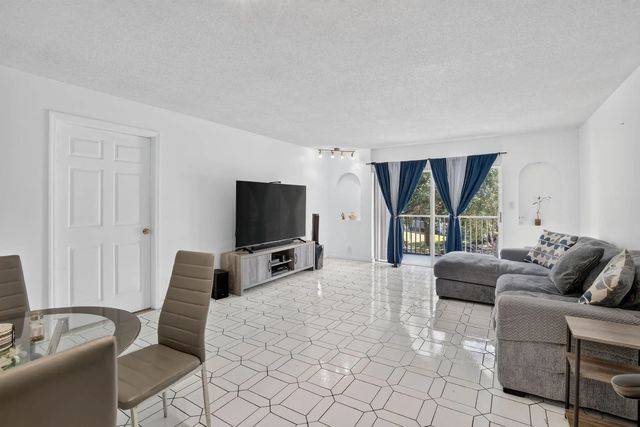 5 of 16 - 6001 N Falls Circle Drive #306, Lauderhill, FL