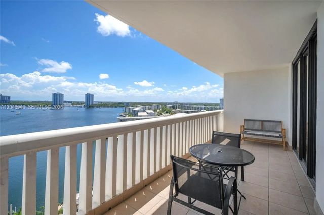 1000 W Island Boulevard #1206, Aventura