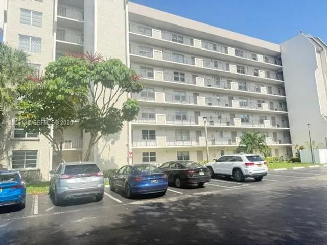 3100 W Rolling Hills Circle #101, Davie