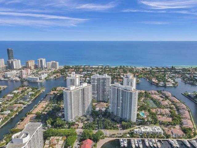 2 of 40 - 21205 Yacht Club Drive #1502, Aventura, FL